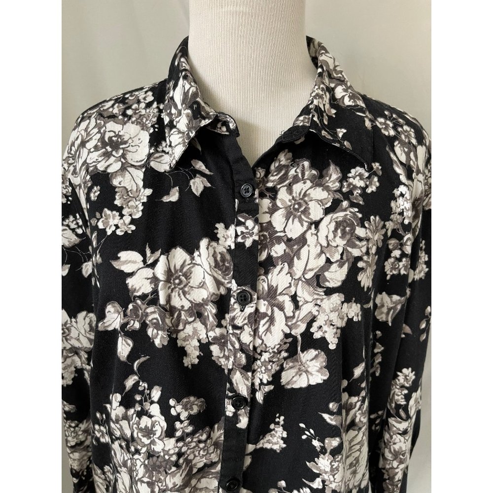 Van Heusen Studio Black/White Floral Print 3/4 Sleeve Button Down Shirt - Picture 4 of 11